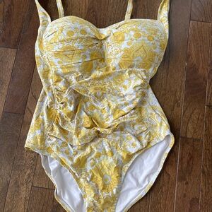 Women's Yellow Patterned One-Piece Swimsuit